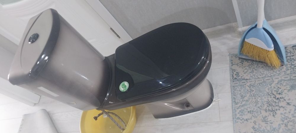 Унитаз отдаем бесплатно самовывоз