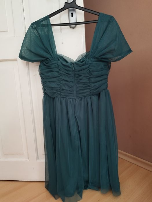 Къса официална рокля