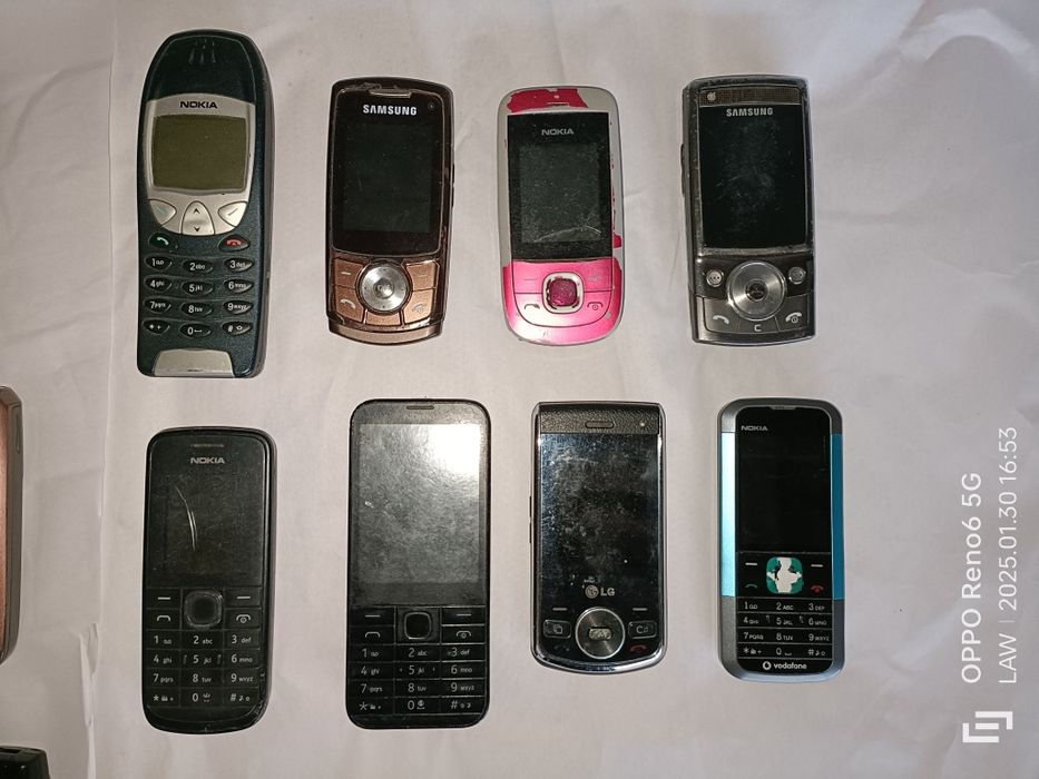 Telefoane cu butoane pentru colectie