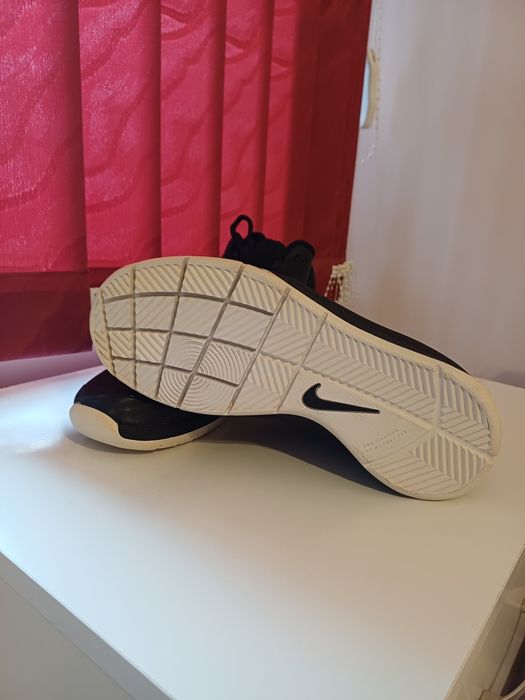 Нови маратонки Nike - номер37,5