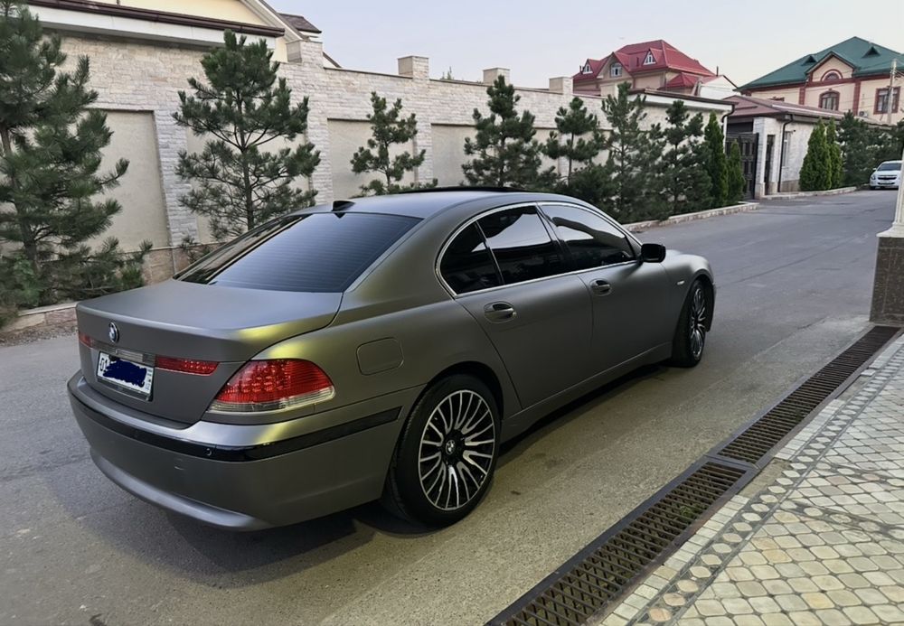 BMW 735i e65 kuzov