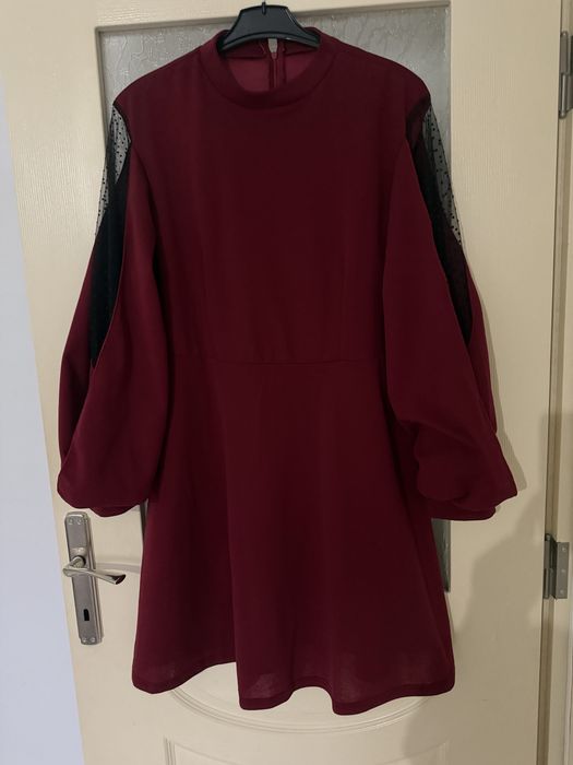 Червено рокля.