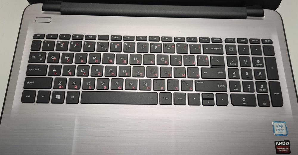 HP 250 G5 i5 6200U/8GB/256SSD/AMD R5-M330-2GB/FHD