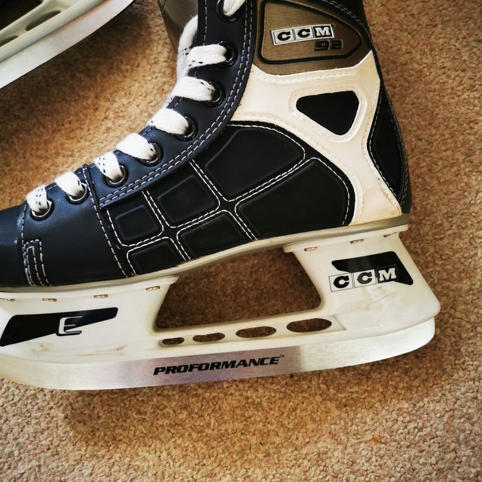 Коньки хоккейные