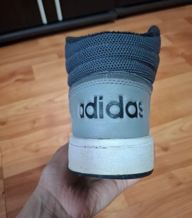 Ghete Adidas Numărul 45