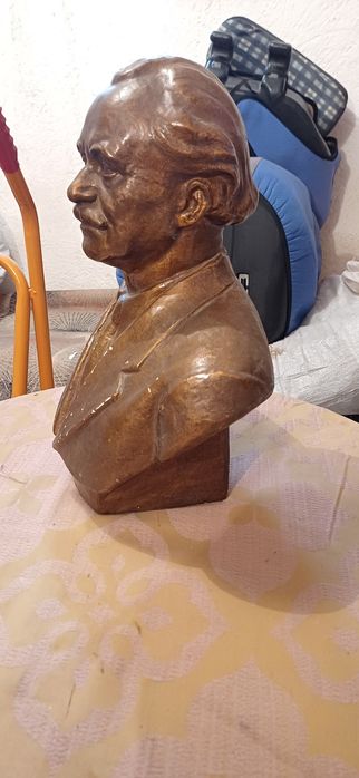 Бюст на другаря Г.Димитров