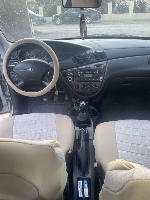 FORD Focus 2000 — imagine 5