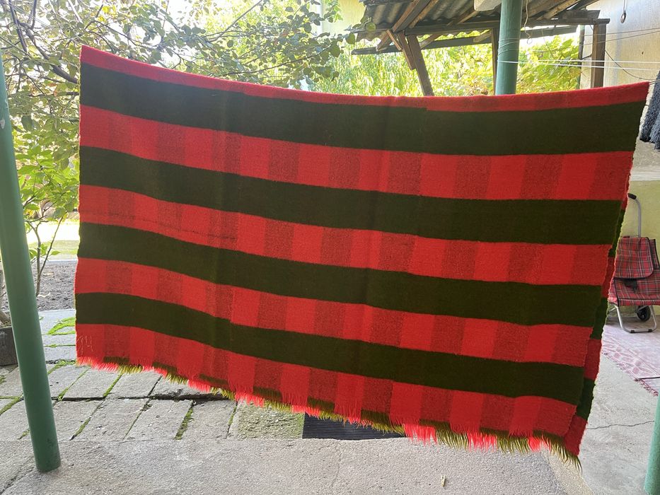 Ръчно такани родопски вълнени одеала,черги и губери