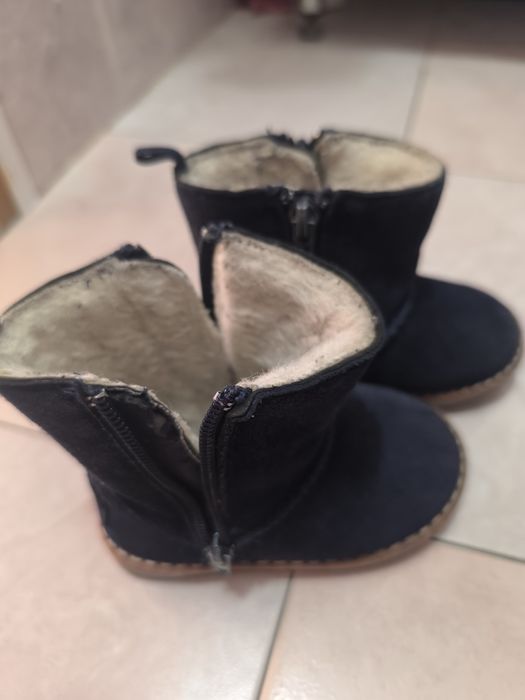 Продам детские сапожки