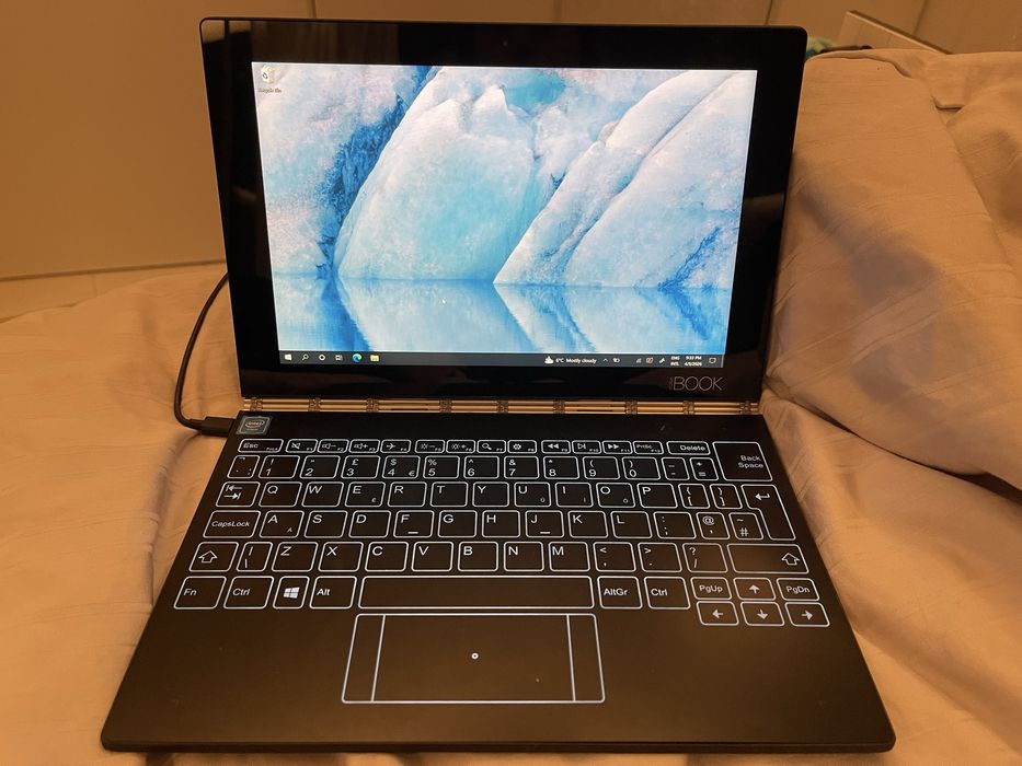 Lenovo Yoga Book 10.1” Touch Laptop / Tablet + Stylus – много запазен
