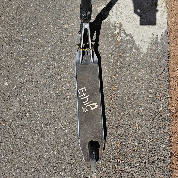 Trotineta freestyle Ethic Erawan și piese