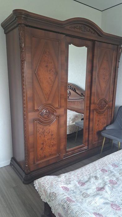 Продам спальный гарнитур