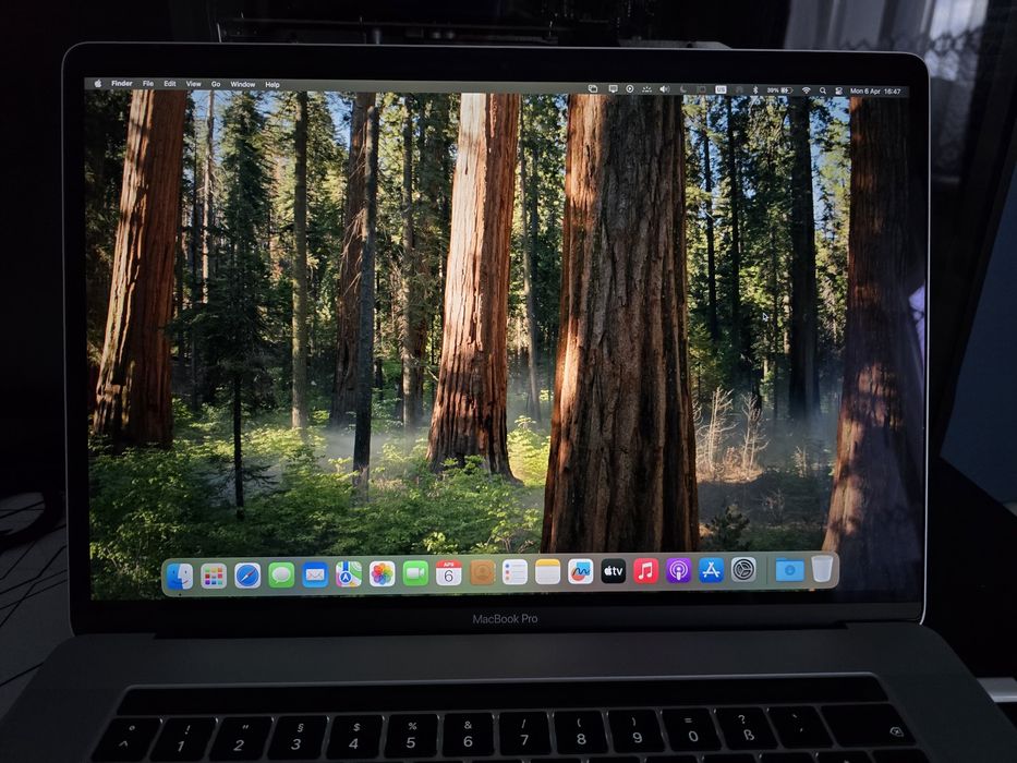 MacBook Pro 2018 in stare perfecta!