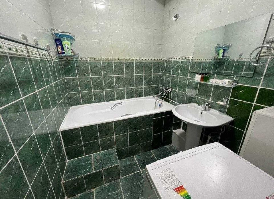 Продается квартира в Юнусабад Ц-5 Ор сзади Корзинки