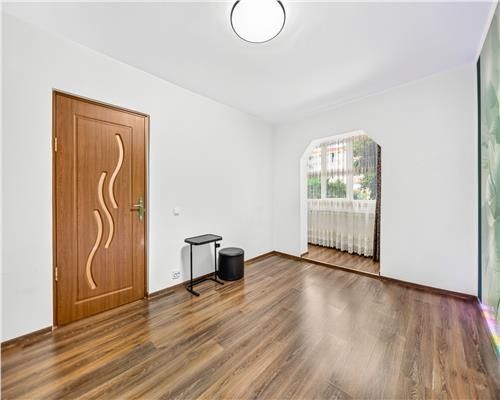 Apartament de vanzare 2 camere Codrul Cosminului