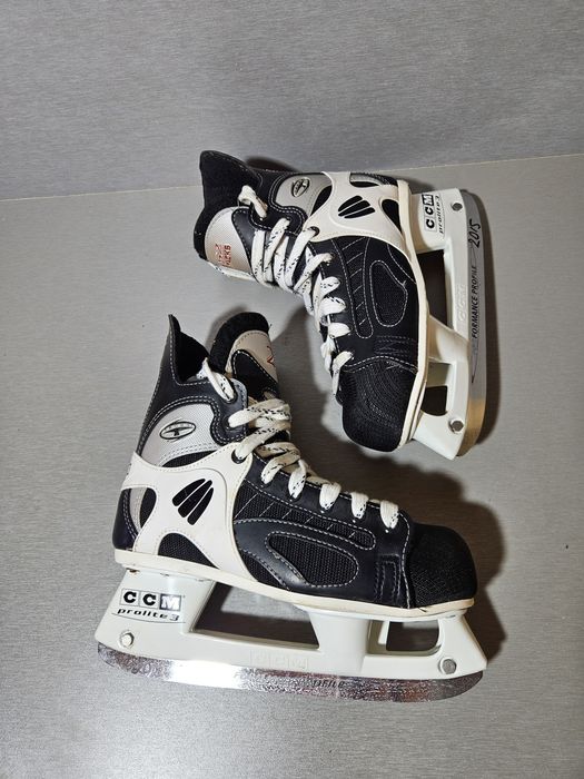 Patine hochei 3015  CCM, marime 39, lungime interioara 25cm