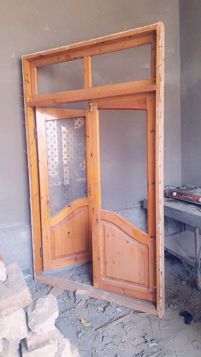 Eshik va deraza sotiladi