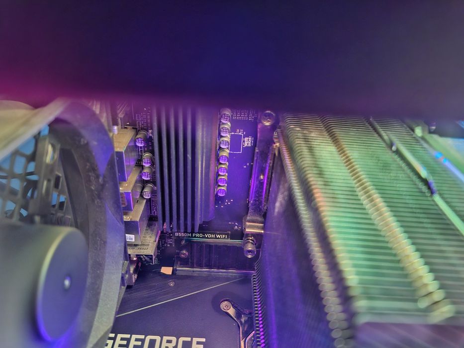 Vând PC Gaming – Ryzen 5 5600X | RTX 3070 8GB | 32GB DDR4. Accept schimb cu ryzen 7600, DDR5