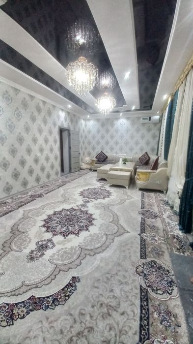 Hovli sotiladi. 6 sutx 6ta xonasi bor.