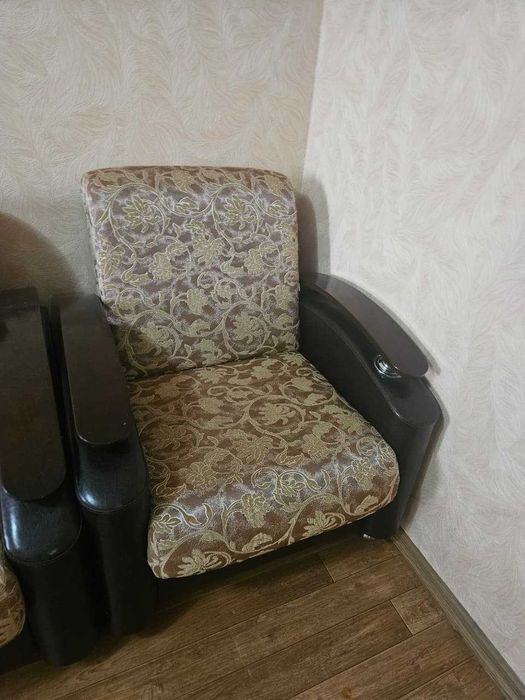Отдам 2 кресла бесплатно в хорошем состоянии