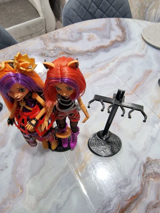 Подставки для кукл monster high