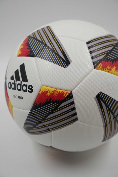 Футбольный мяч Adidas Tiro Pro