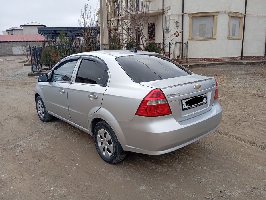 Nexia 3 метан сотилади