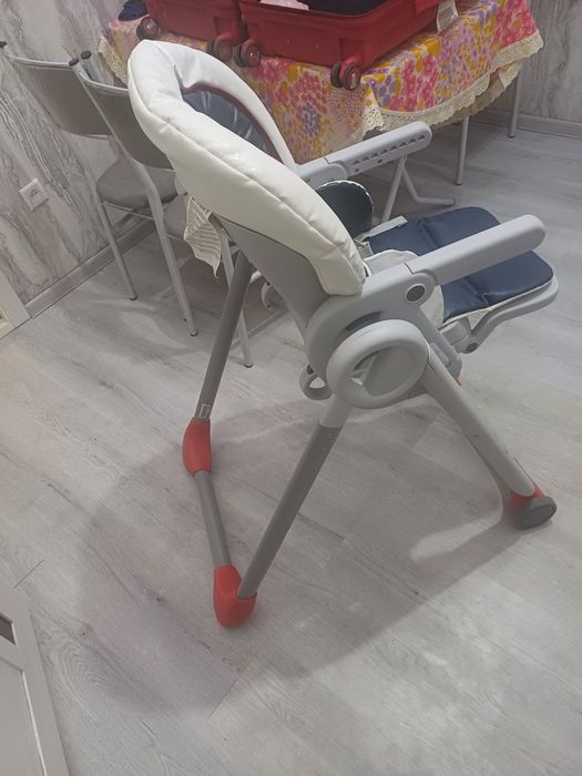 Продаётся фирменный кормления стульчик Chicco Polly progress 6в1