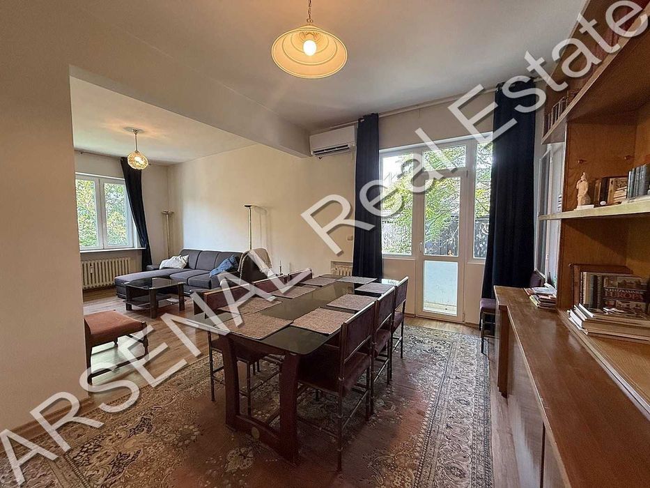 Дава се под наем Тристаен апартамент в София, Център - 110 кв.м за 950 € - Снимка #8