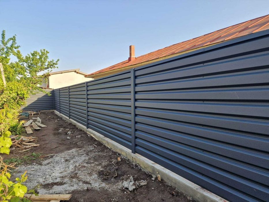 Garduri din sipca metalica, panou stil jaluzele, tabla, plasa si BCA