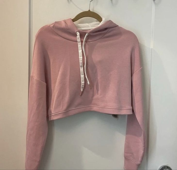 Hanorac Guess in stare foarte buna