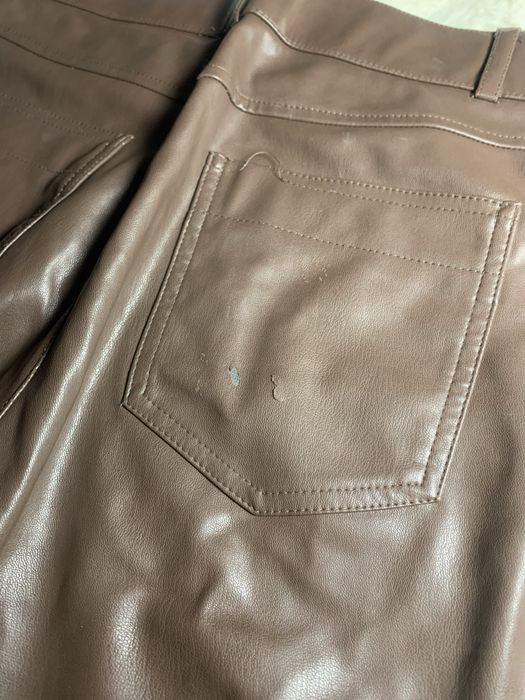 pantaloni maro de piele zara