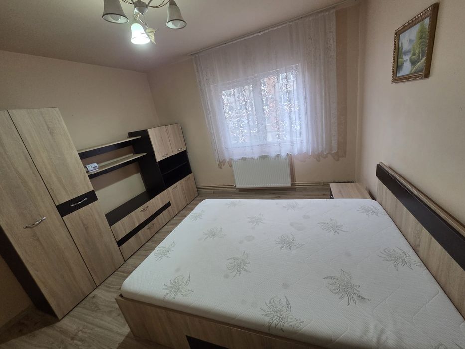 Închiriez apartament 2 camere zona Lunca