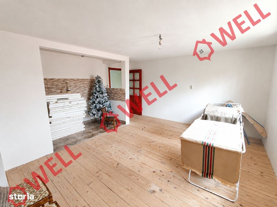 Casă familială de vânzare în Turia!