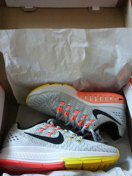 NIKE нови оригинални дамски летни маратонки - размер 38