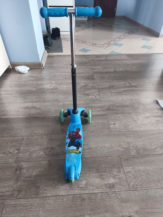Самокат детский в отличном состоянии