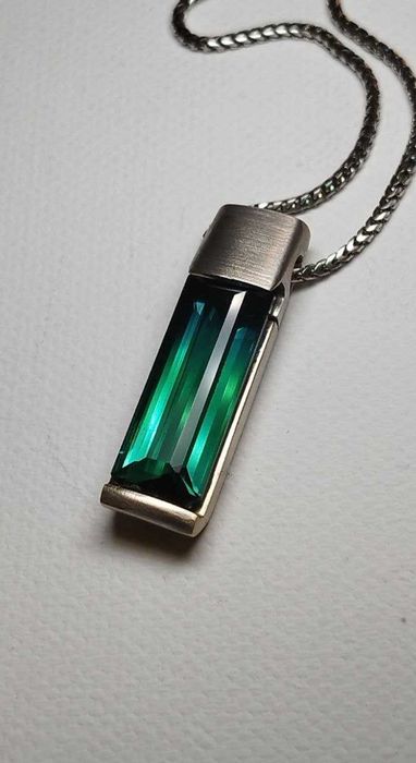 Изключително Колие с Афгански Индиколит Турмалин в 18К златен обков!