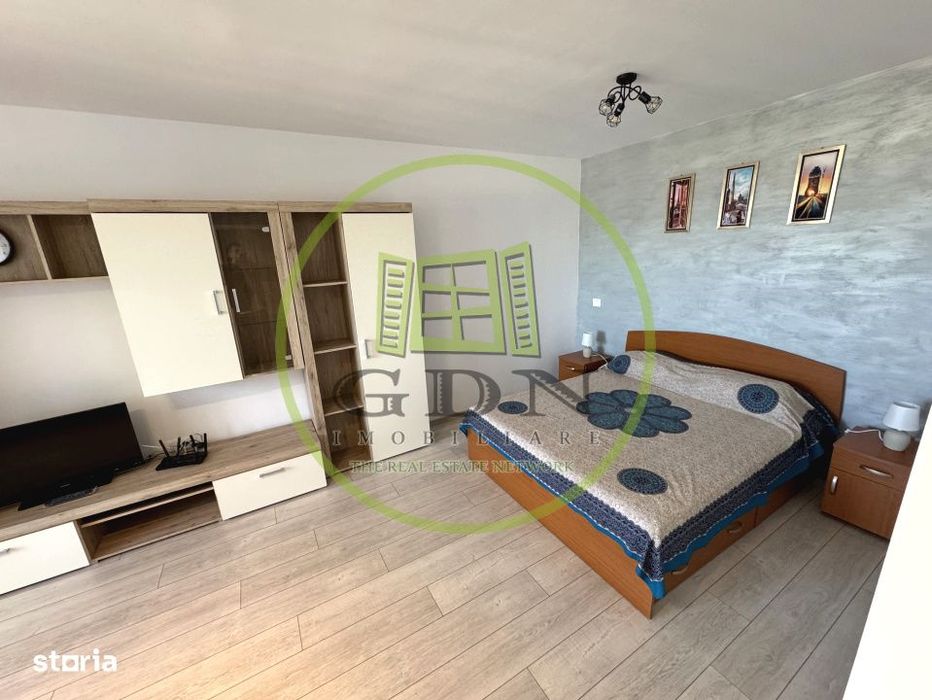 Garsoniera semidecomandata cu bucatarie separata, 39mp + balcon, compl