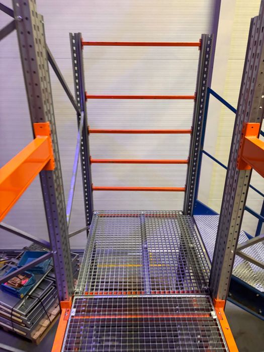 Gratare zincate suport palet rafturi metalice