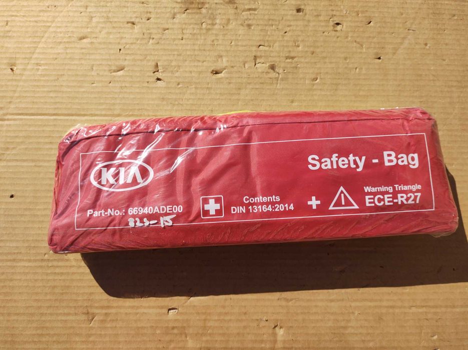 Авариен Комплект Аварийна Аптечка Авто Аптечка KIA