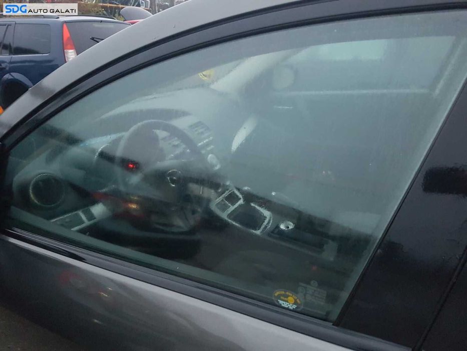 Geam Sticla de pe Usa Portiera Stanga Fata Mazda 3 2009 - 2013