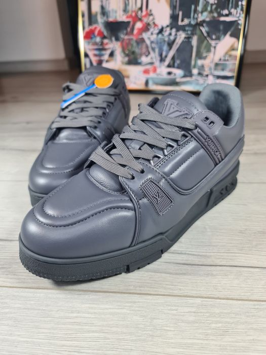 Sneakers-Louis-Vuitton-Gri-Noi-Marimea-43-Poze-Reale-Piele-Naturala-Calitate-Premium