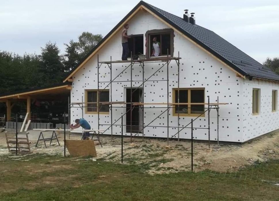 Case de locuit din panou sandwch