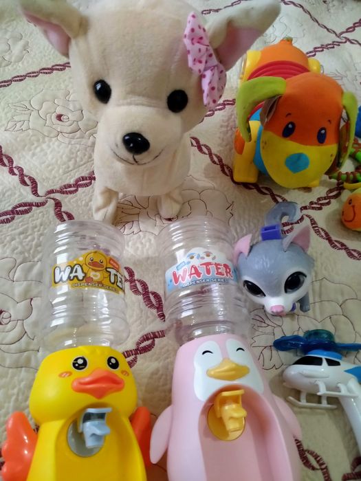 Продам игрушки для малышей