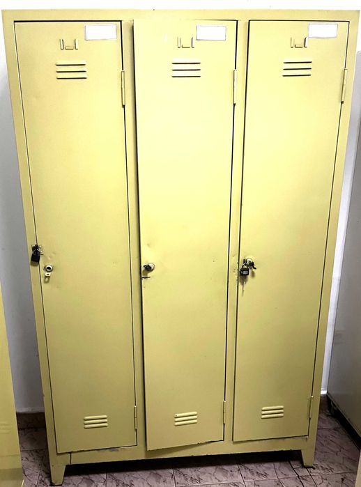 Метални гардероби / шкафчета за работни дрехи