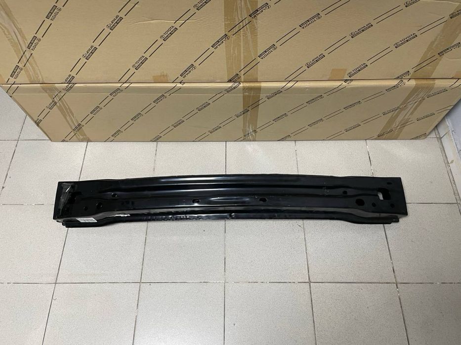 Усилитель переднего бампера на Камри 70/75