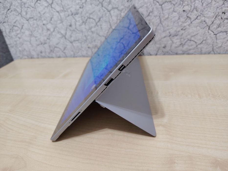 Microsoft SURFACE 2-in-1 Pro4 12,3"2K Touch/Core i7-6th/8GB/256GB NVMe