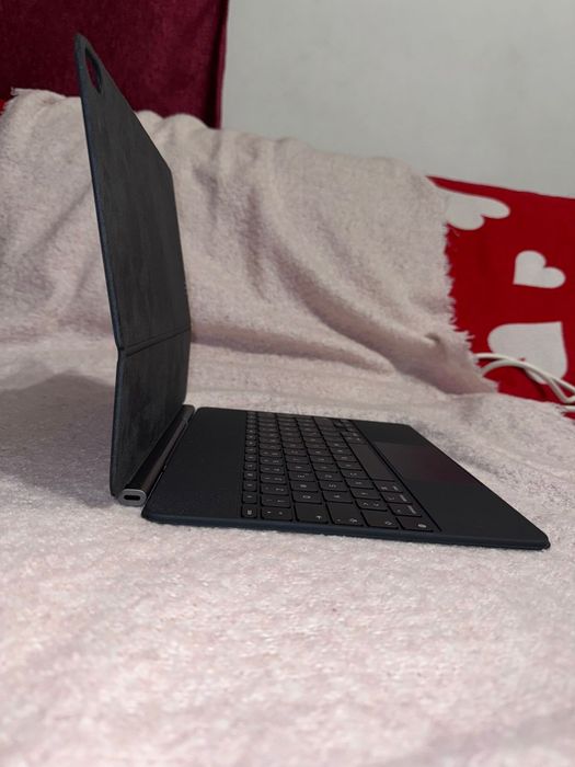 Apple Magic Keyboard original – iPad Air 4 / Air 5 (10.9”) – impecabil