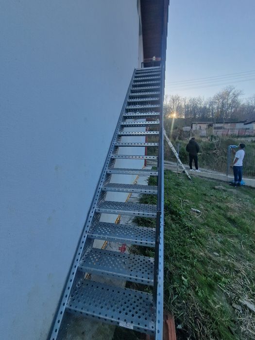 Scari metalice galvanizate