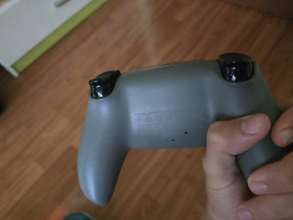 PS5 контролер цвят grey camo като чисто нов!